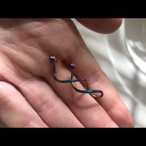 Swirly belly button ring